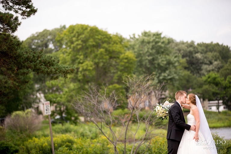 Windy and Wonderful Kate Ben s Lake Calhoun Wedding  