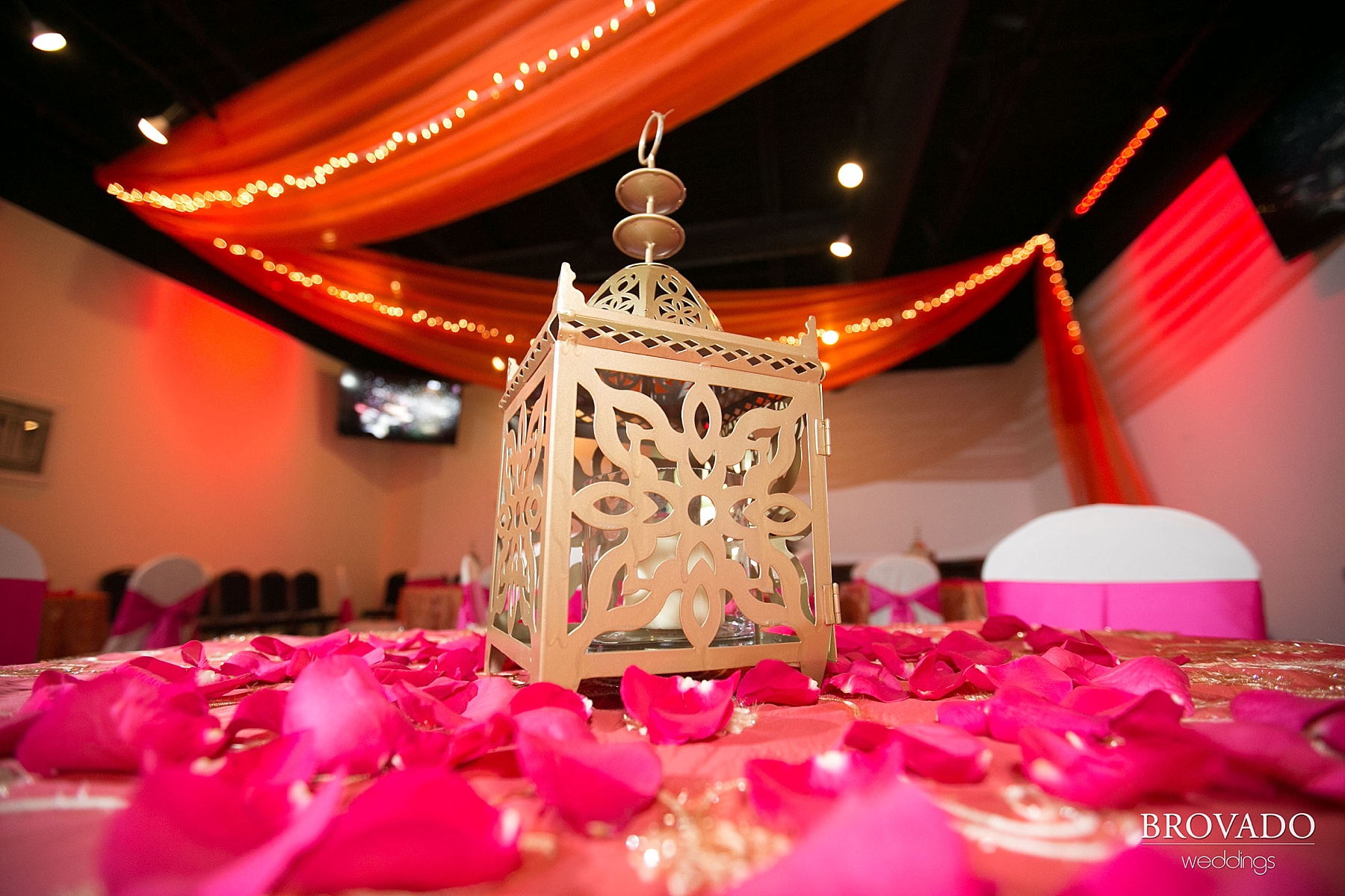 Traditonal and Brightly colored Indian wedding in Downtown Minneapolis, Minnesota - Chanika and Shatanu